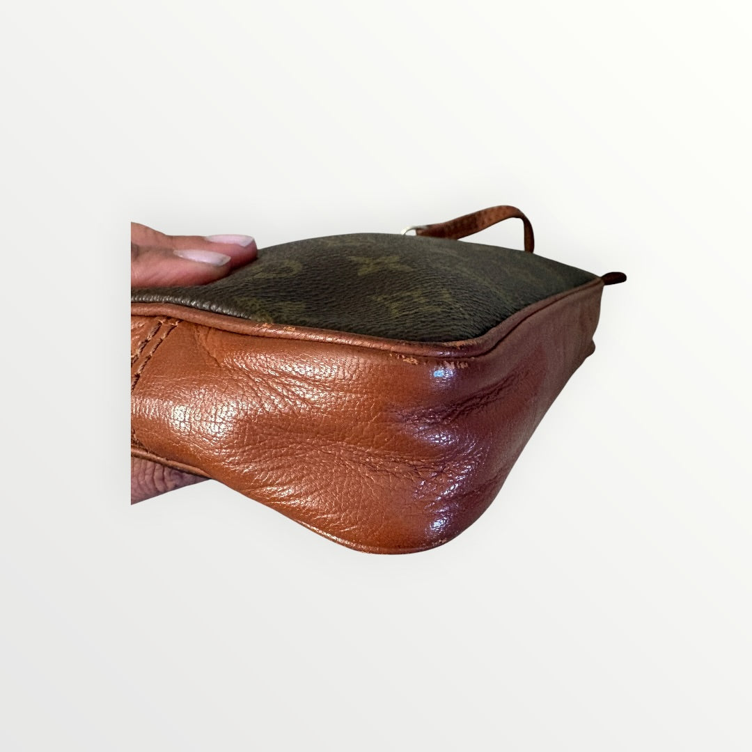 LOUIS VUITTON MARLY DRAGONNE PM WRISTLET