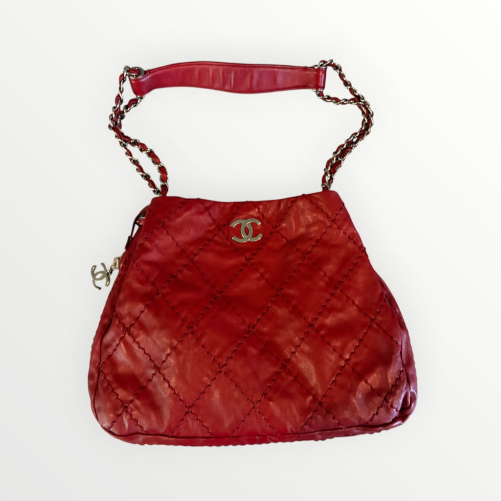 CHANEL DIAMOND STITCH HOBO SHOULDER BAG