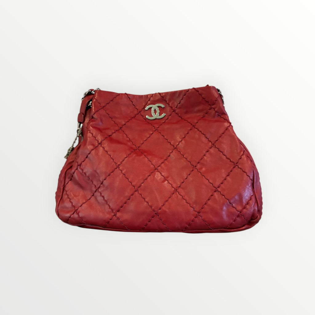 CHANEL DIAMOND STITCH HOBO SHOULDER BAG
