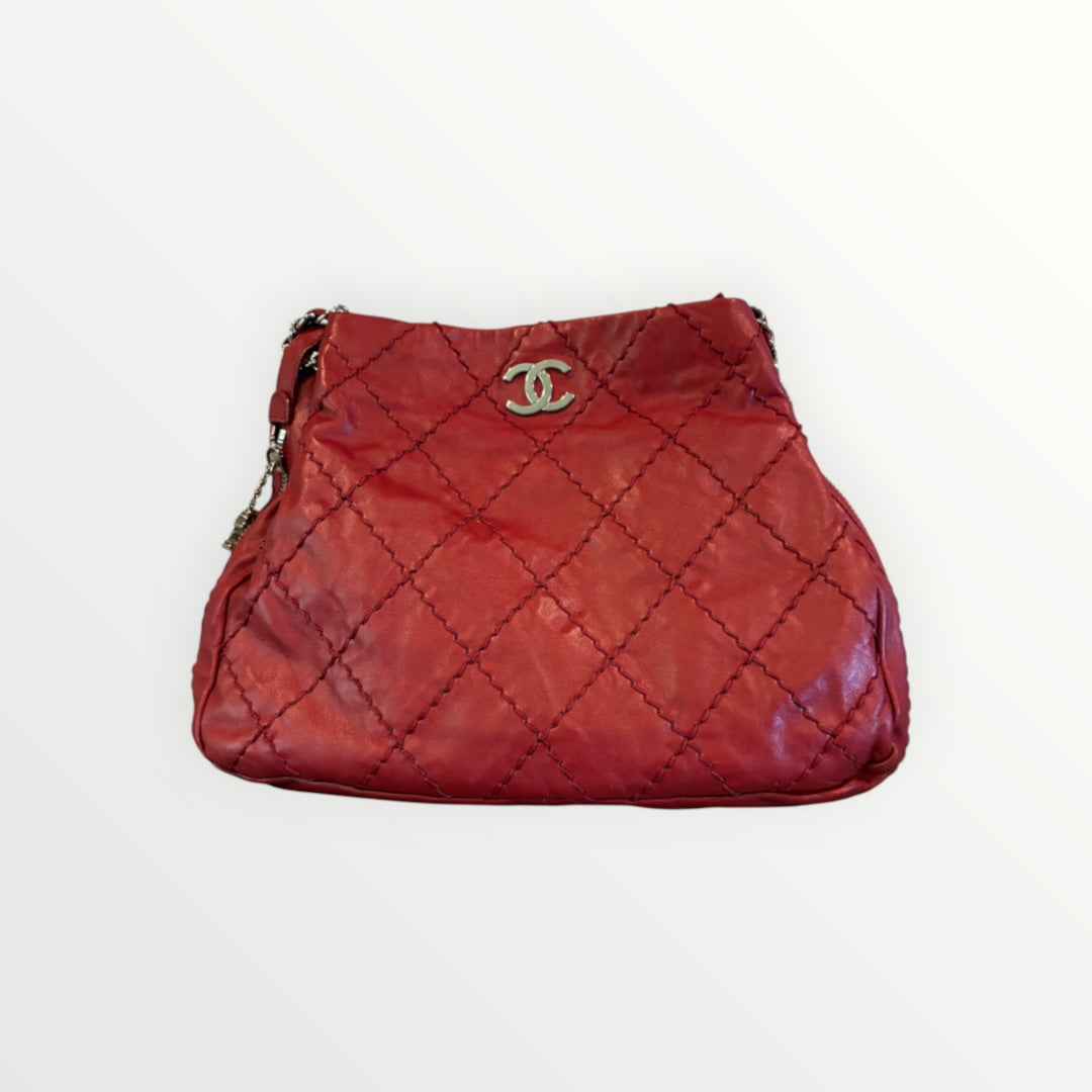 CHANEL DIAMOND STITCH HOBO SHOULDER BAG