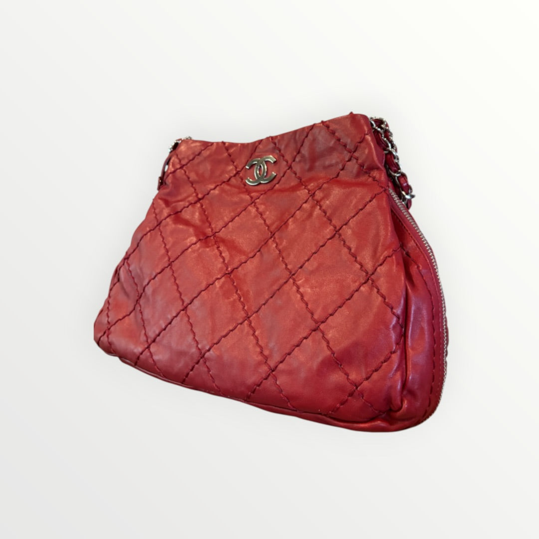 CHANEL DIAMOND STITCH HOBO SHOULDER BAG