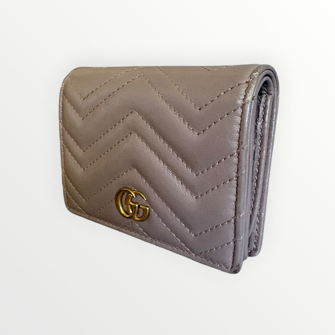 GUCCI GG MARMONT MATELASSÉ COMPACT WALLET