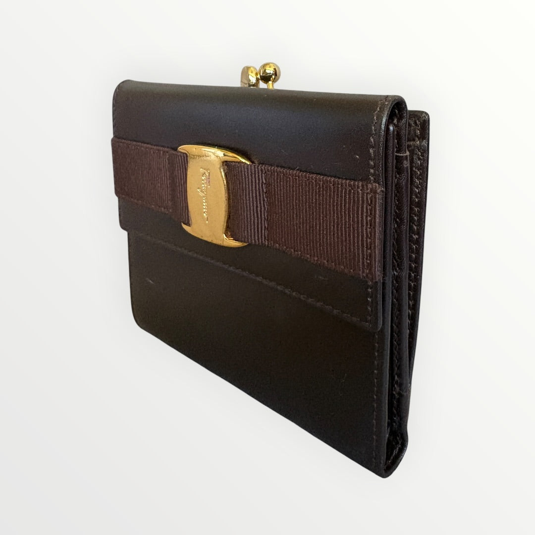 FERRAGAMO BROWN VARA BOW WALLET