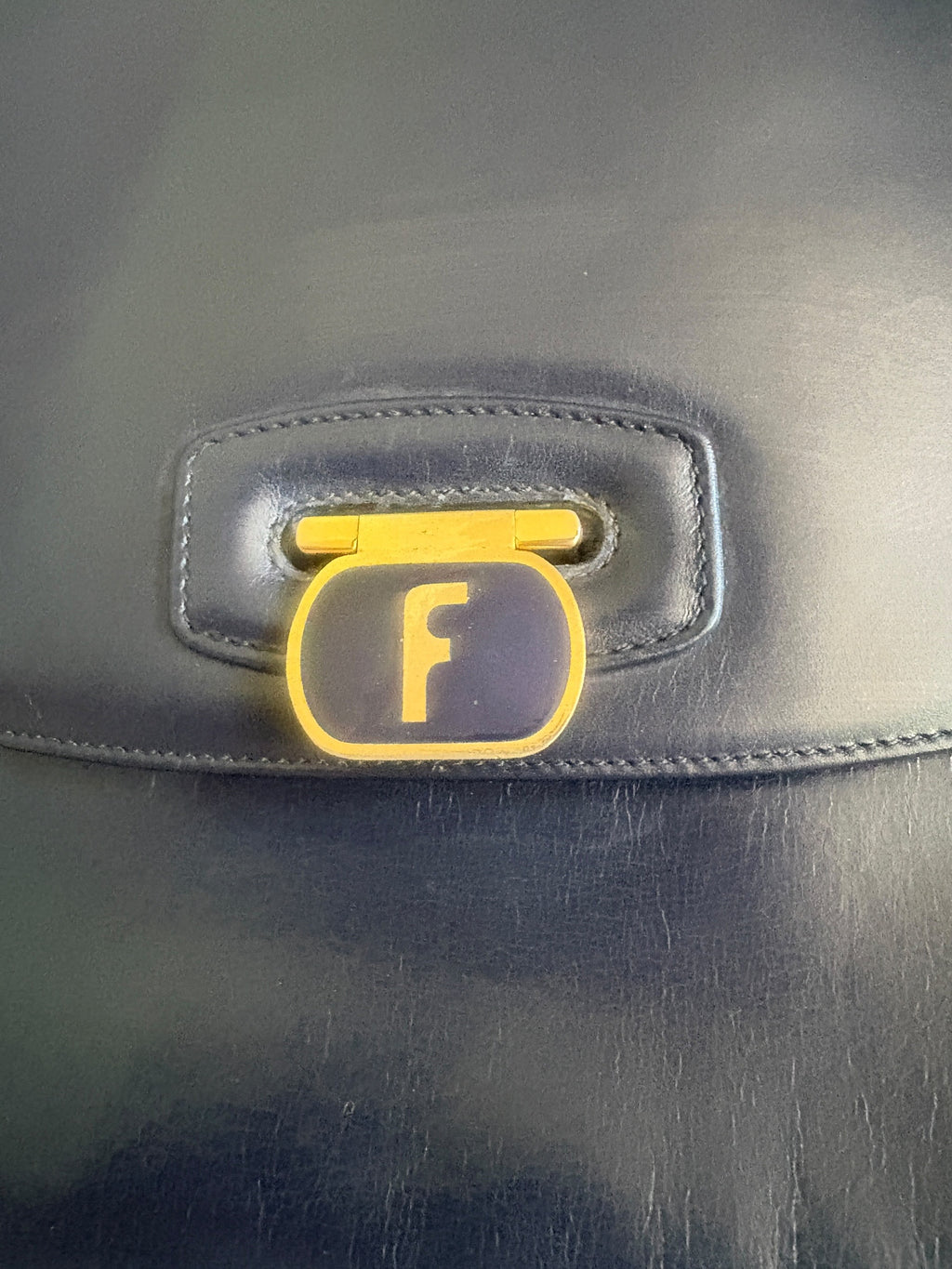 FERRAGAMO GANCINI SHOULDER BAG WITH POUCH
