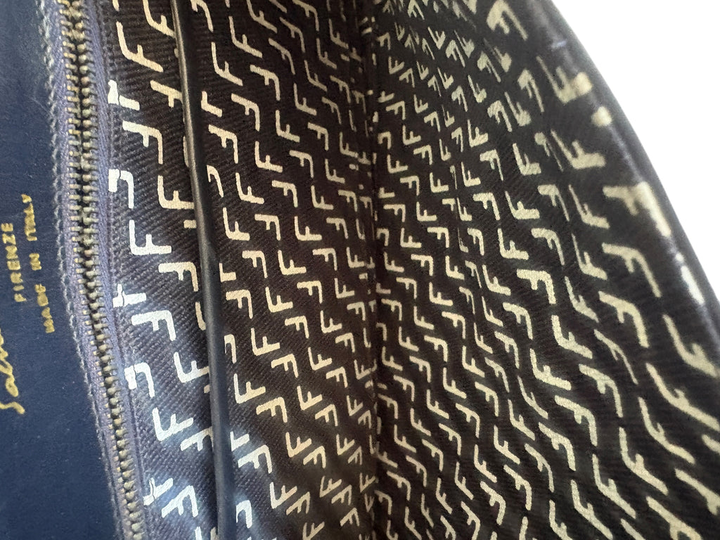 FERRAGAMO GANCINI SHOULDER BAG WITH POUCH