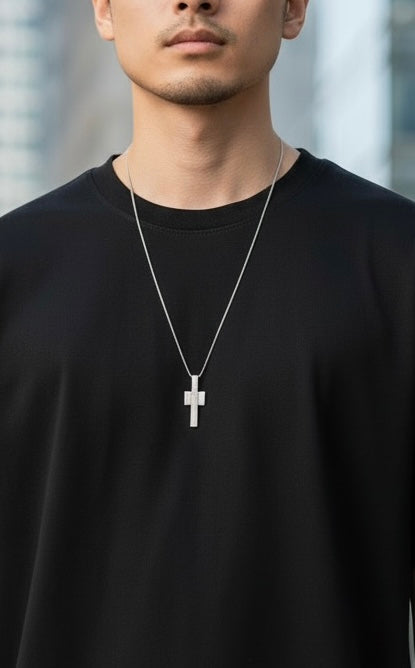 GUCCI CROSS PENDANT NECKLACE