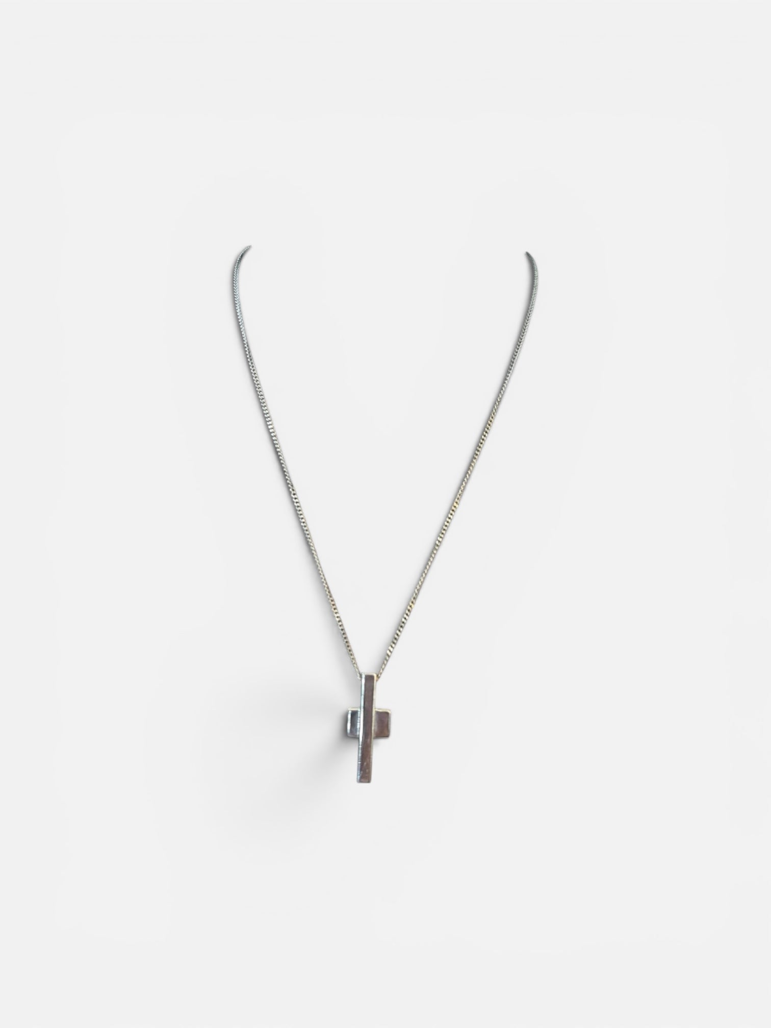GUCCI CROSS PENDANT NECKLACE