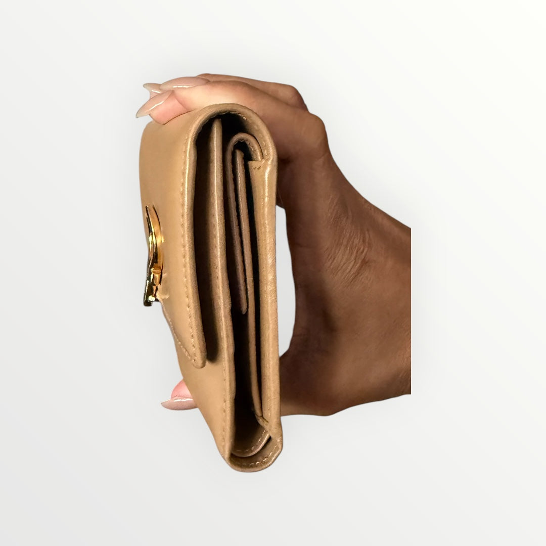 FERRAGAMO GANCINI LEATHER WALLET