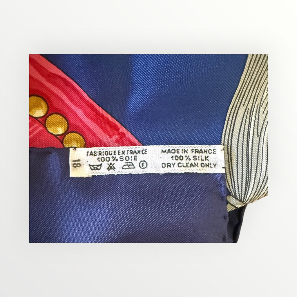 HERMÉS AUX CHAMPS CARRÉS 90 SILK SCARF